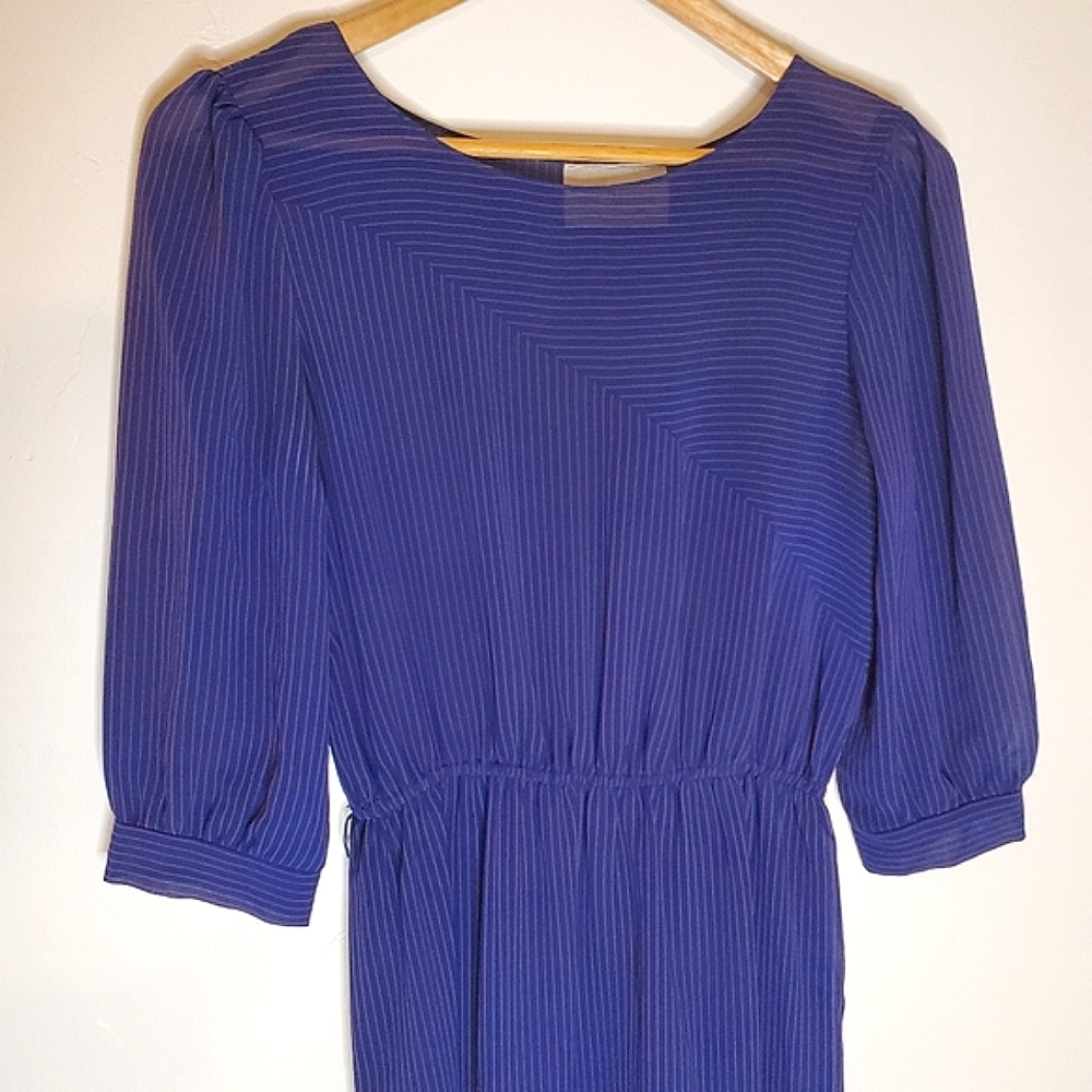 Out of Line Blue Gathered Vintage Midi Dress with Angular Red Stripes - Picture 6 of 16